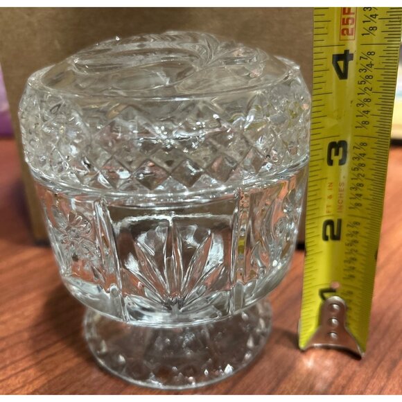 Vintage Avon Crystal Glass Lidded Pedestal Trinket Box With Floral Etching - Picture 6 of 7